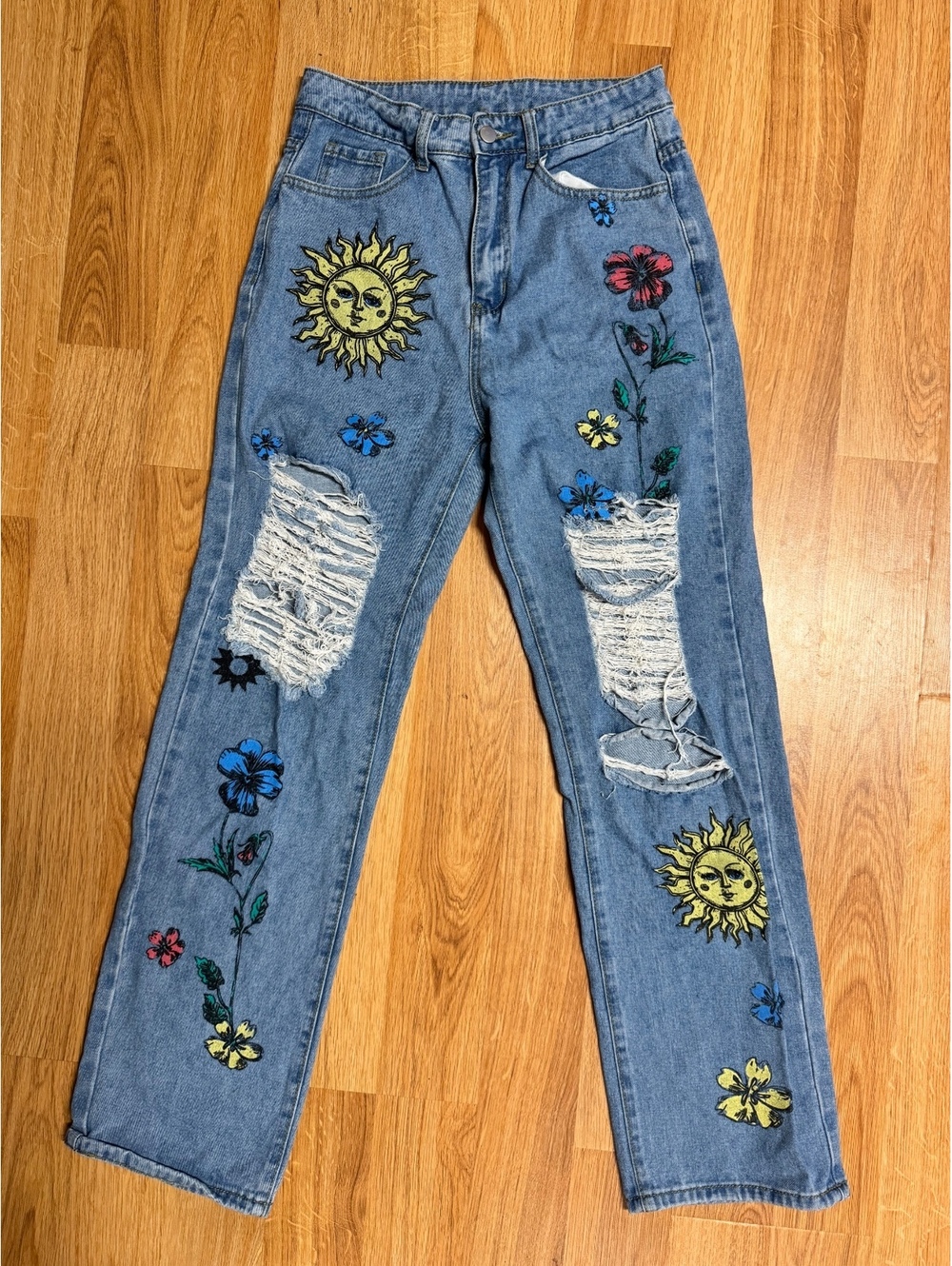 SHEIN Medium Blue Floral and Sun Design Distressed Denim Jeans